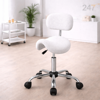 Witte badstof tabouret hoes voor zadelkruk en ronde zit met rugleuning in schoonheidssalon